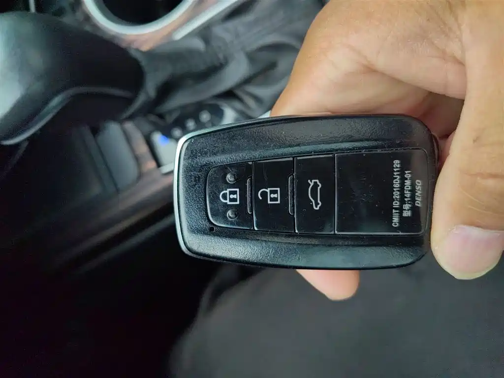 Camry 2019 2.5G Deluxe Edition National VI купить на сайте DeffCars
