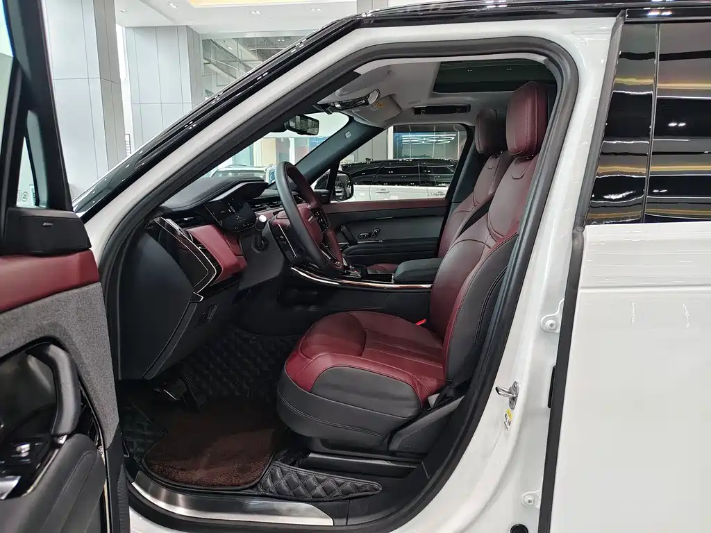 Range Rover Sport 2024 400PS Dynamic SE купить на сайте DeffCars