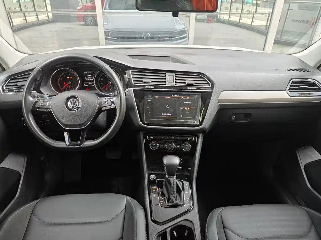 Tiguan L 2019 330TSI automatic two-wheel drive panoramic comfort version National VI купить на сайте DeffCars
