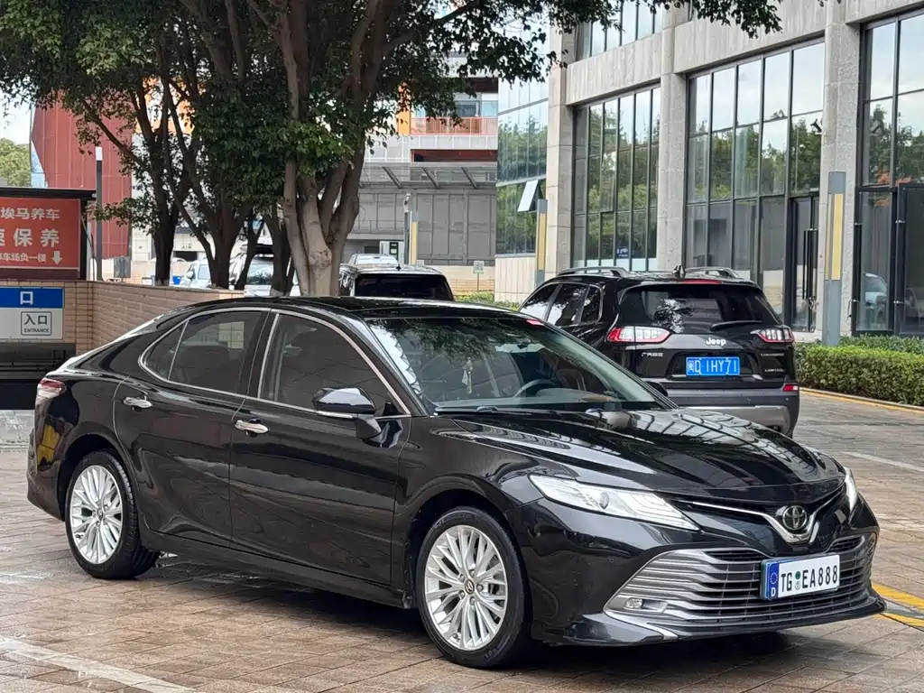 Camry 2018 2.5G Deluxe Edition купить на сайте DeffCars