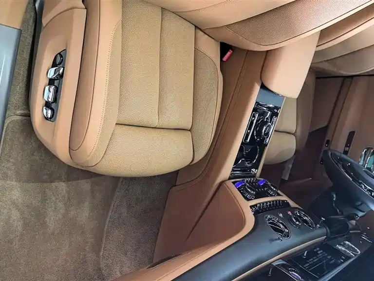 Ghost 2021 6.7T standard wheelbase version купить на сайте DeffCars