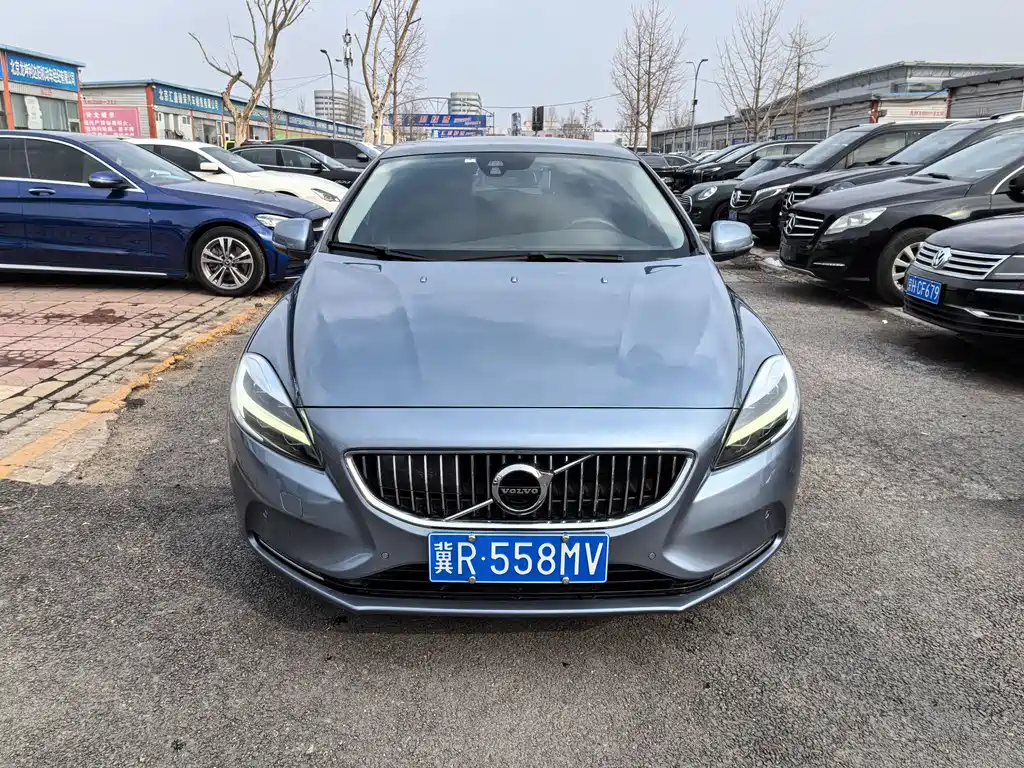 Volvo V40 2018 T3 Zhiya Edition купить на сайте DeffCars