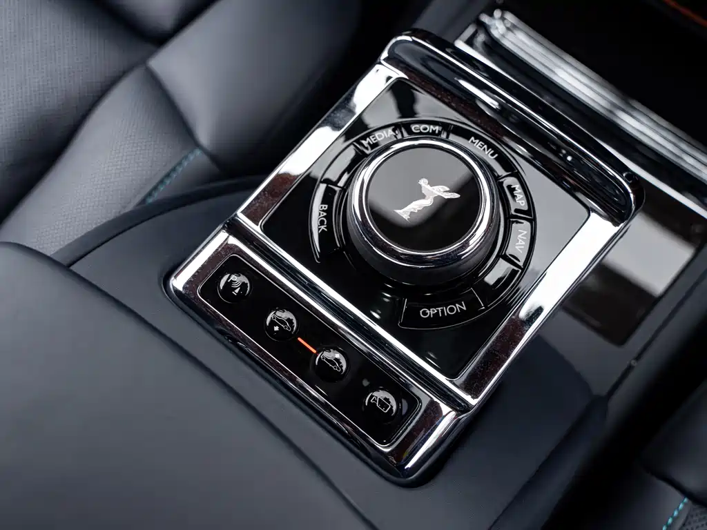 Phantom 2018 6.7T standard wheelbase version купить на сайте DeffCars