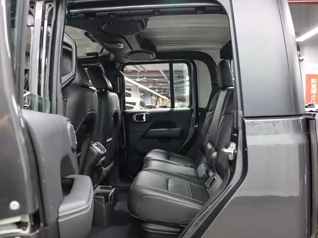 Gladiator 2023 3.6L Overland купить на сайте DeffCars