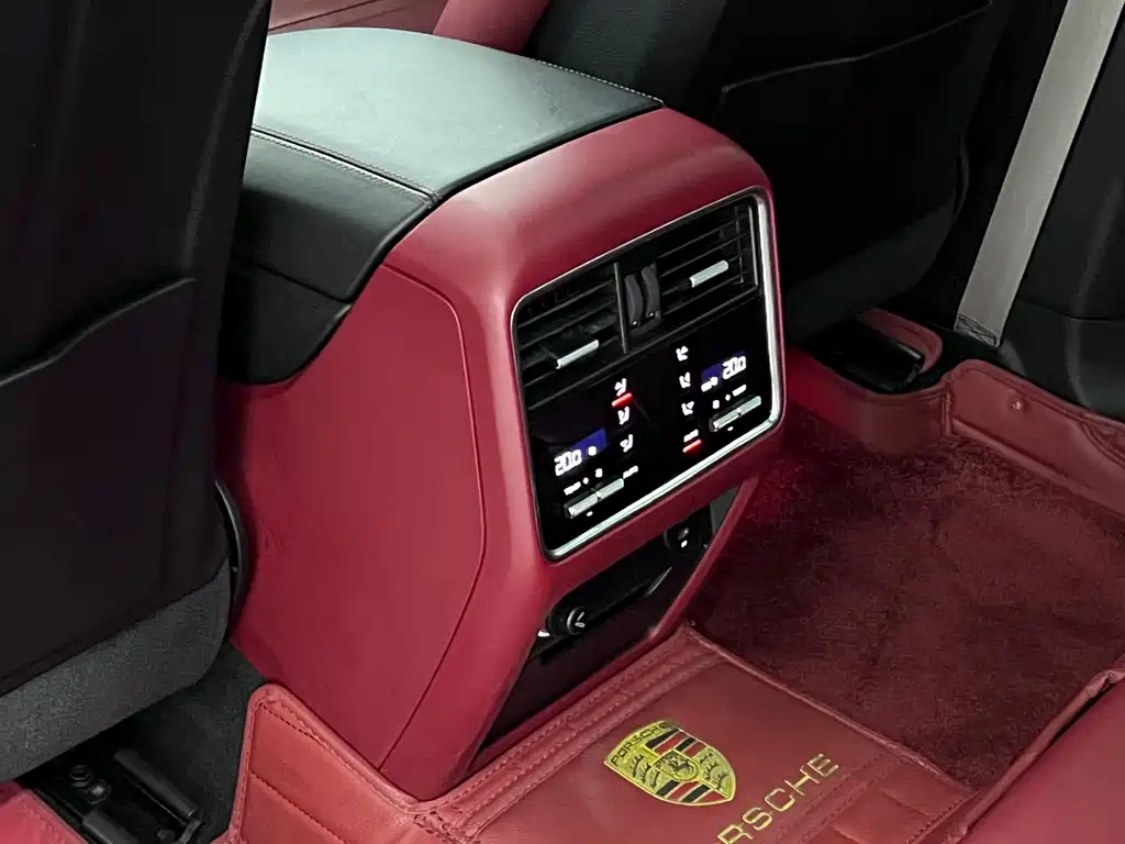 Cayenne 2023 Cayenne 3.0T Platinum Edition купить на сайте DeffCars