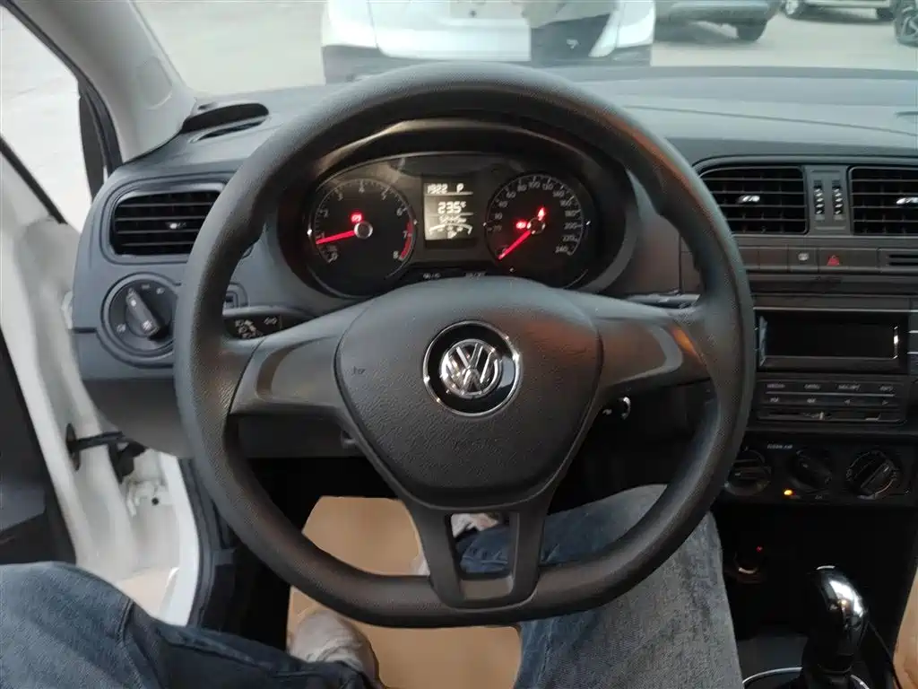 Polo 2016 1.4L automatic fashion model купить на сайте DeffCars