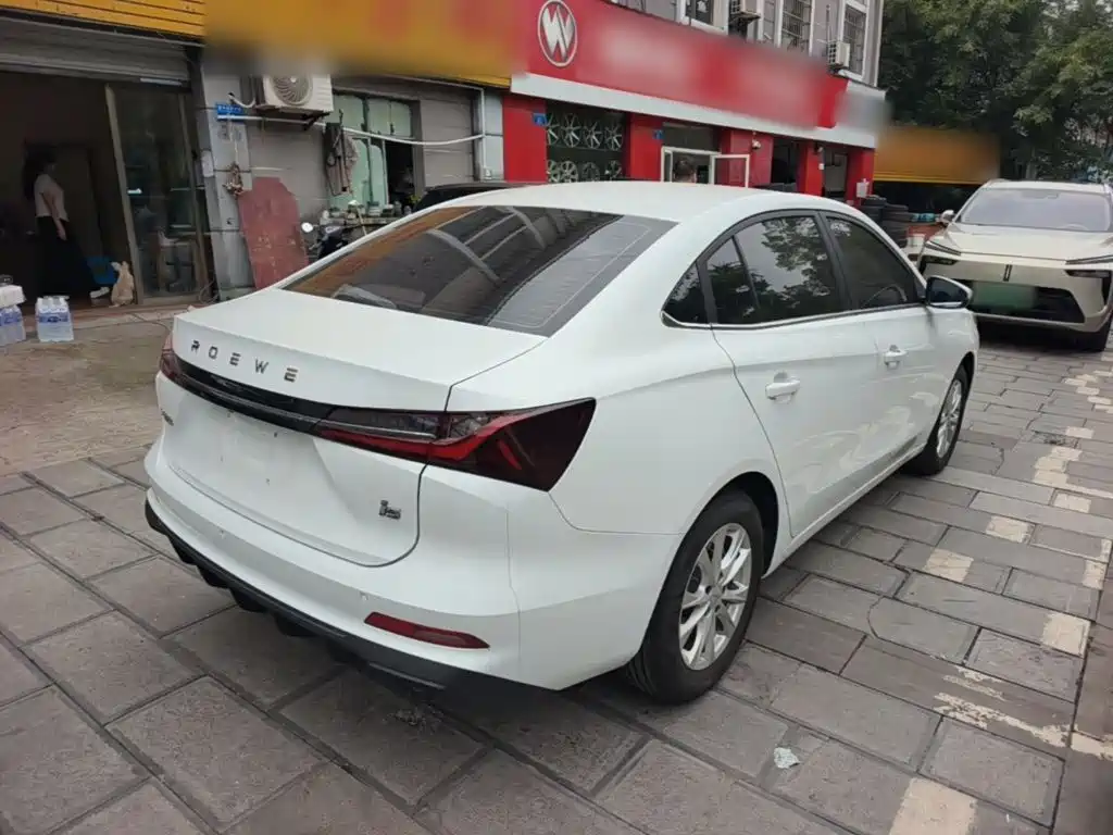 Roewe i5 2026 1.5L CVT Deluxe Edition купить на сайте DeffCars