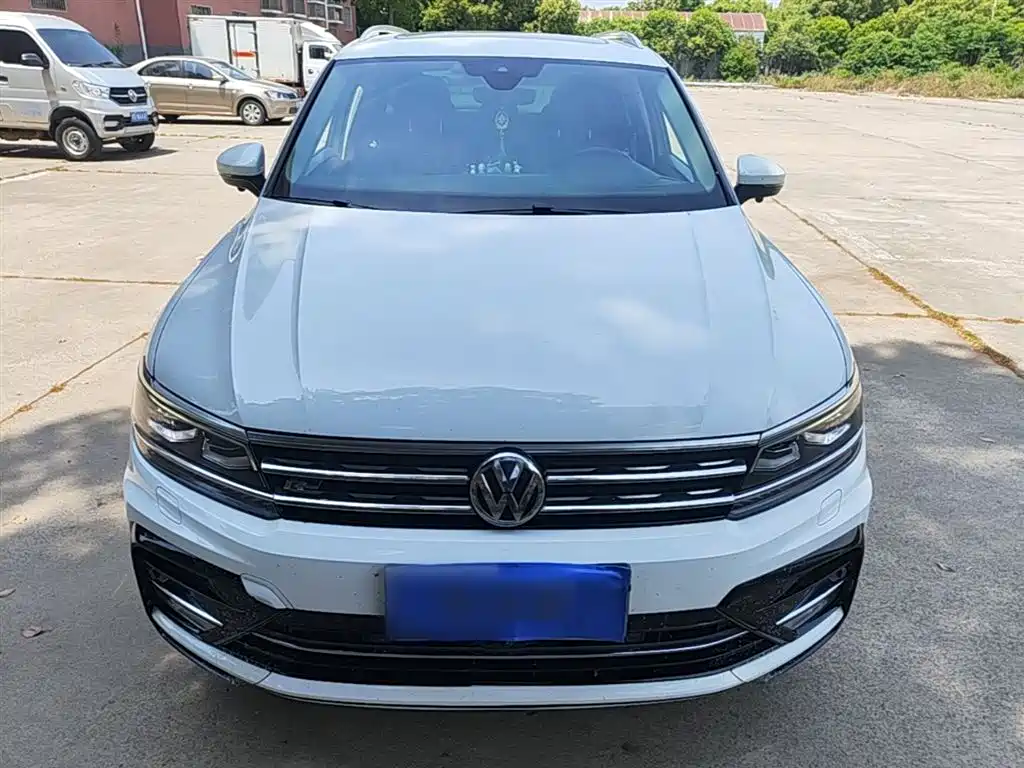 Tiguan 2017 280TSI two-wheel drive elite model купить на сайте DeffCars