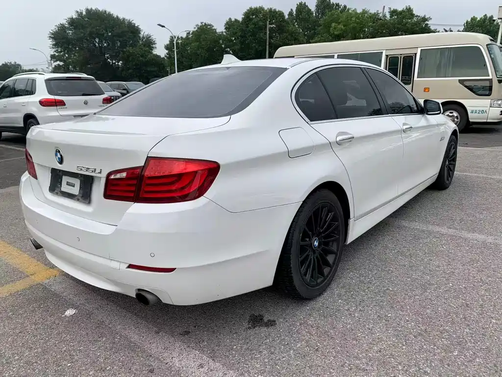 BMW 5 Series 2012 535Li Leading Model купить на сайте DeffCars