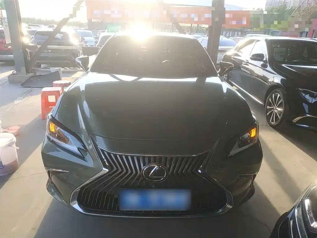 Lexus ES 2020 200 Excellence Edition купить на сайте DeffCars