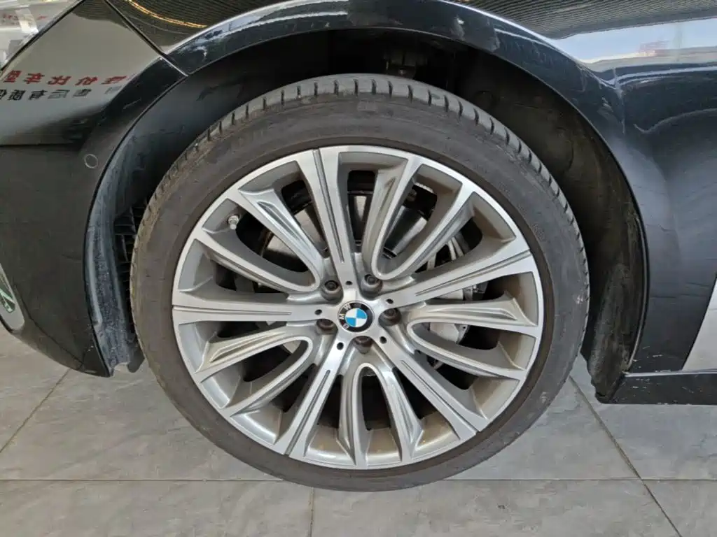 BMW 7 Series 2021 740Li Leading Luxury Package купить на сайте DeffCars