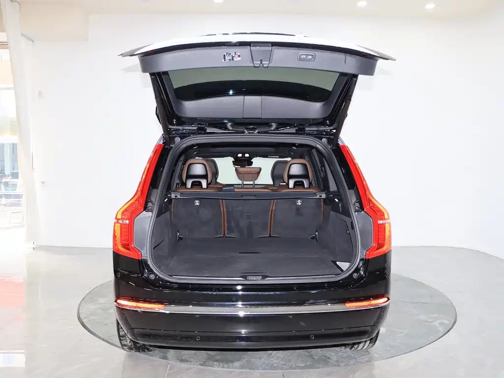 Volvo XC90 2023 B5 Smart Deluxe Edition 5-seater купить на сайте DeffCars