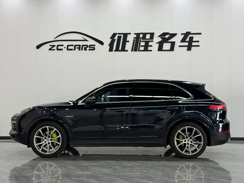 Cayenne New Energy 2020 Cayenne E-Hybrid 2.0T купить на сайте DeffCars