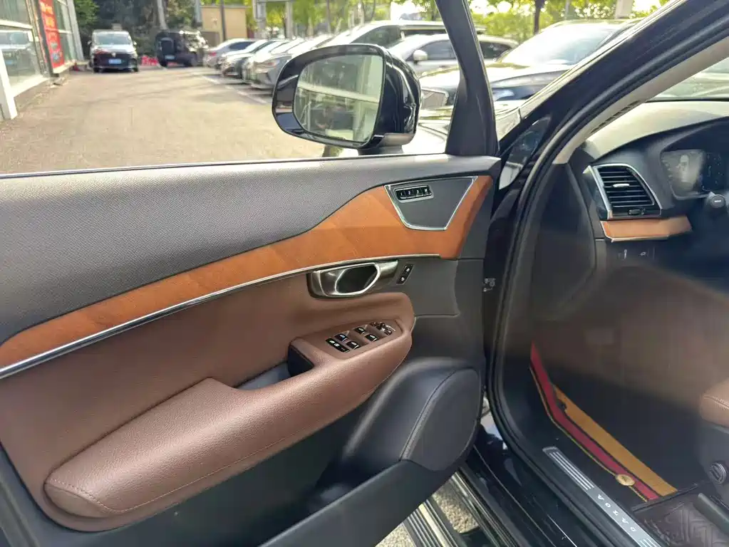 Volvo XC90 2020 facelift T6 Zhiyi Luxury Edition 7 seats купить на сайте DeffCars