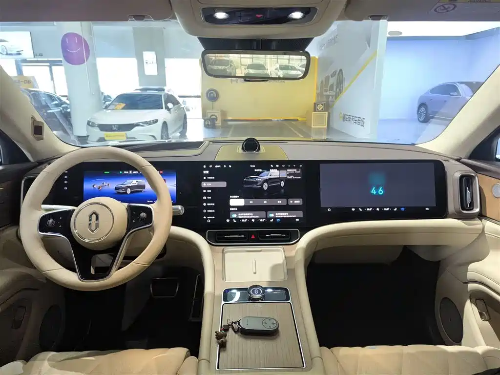 Wenjie M9 2025 extended range Ultra version 52kWh 6-seater version 192-line lidar) купить на сайте DeffCars