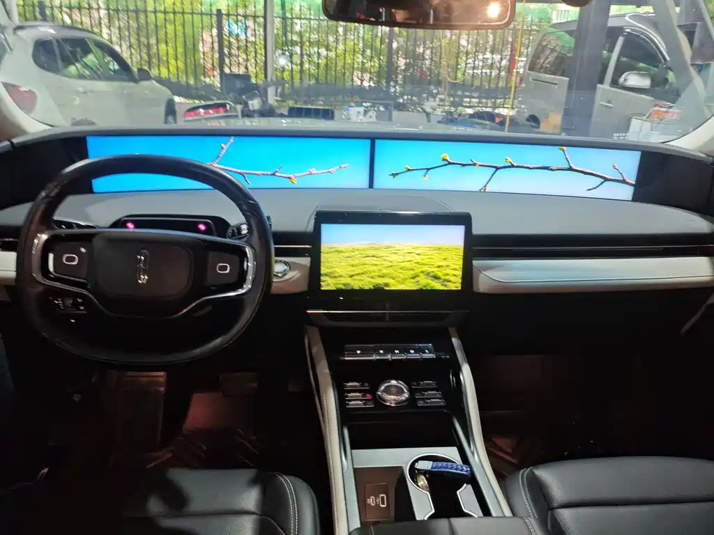 Voyager 2023 2.0T four-wheel drive exclusive edition купить на сайте DeffCars