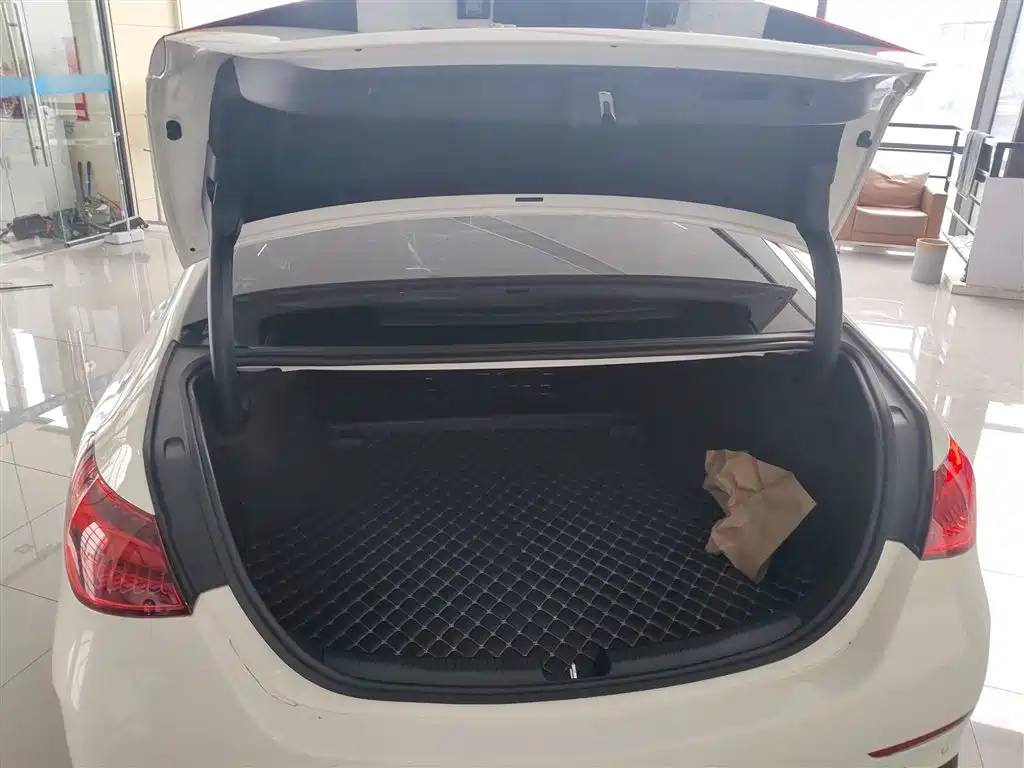 Mercedes-Benz C-Class 2024 facelift three C 260 L sports version купить на сайте DeffCars