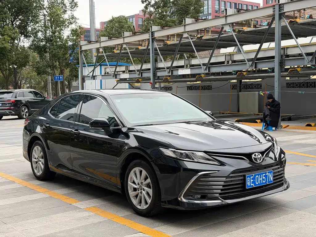 Camry 2023 2.0GVP Leading Edition купить на сайте DeffCars