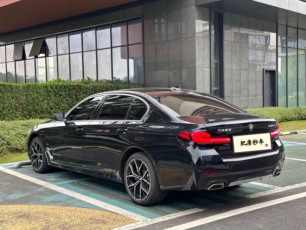 BMW 5 Series 2022 Facelift Three 530Li Exclusive M Sports Package купить на сайте DeffCars