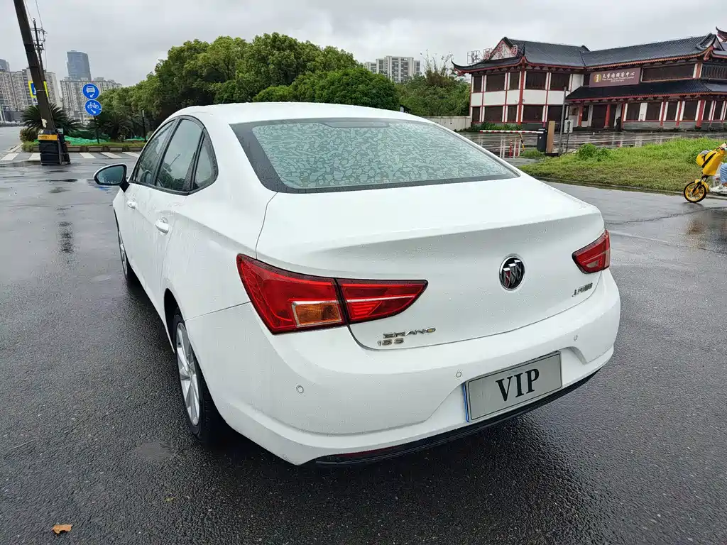Weilan 2015 Sedan 15S Automatic Enterprising купить на сайте DeffCars