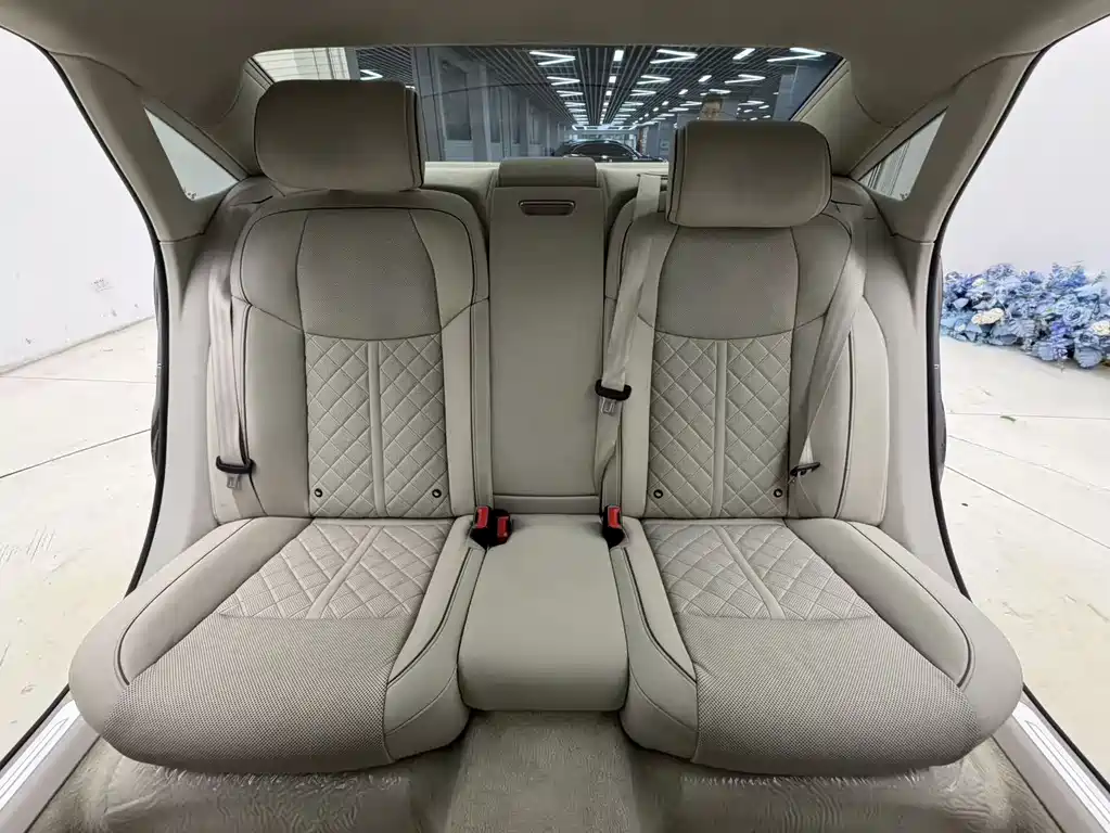 Audi A8 2024 A8L 55 TFSI quattro flagship model купить на сайте DeffCars