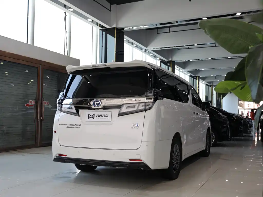 Wilfa 2021 Crown Dual Engine 2.5L HV Premium Edition купить на сайте DeffCars