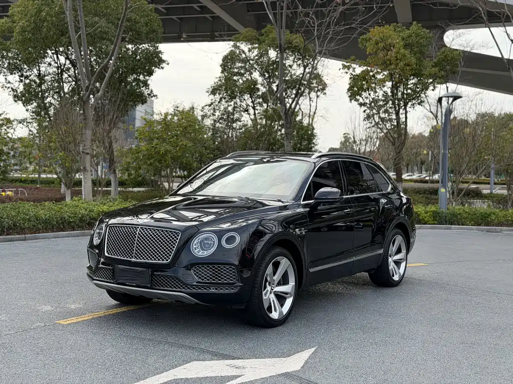 Bentayga 2018 4.0T V8 купить на сайте DeffCars