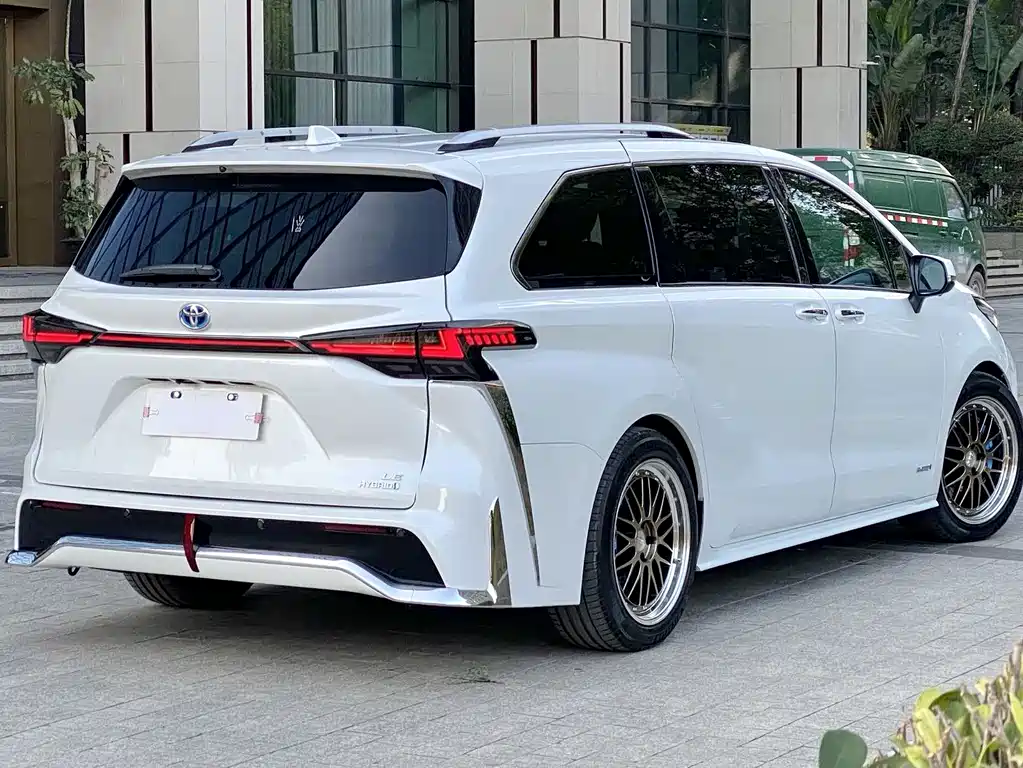 SIENNA 2023 2.5L Hybrid Comfort Edition купить на сайте DeffCars