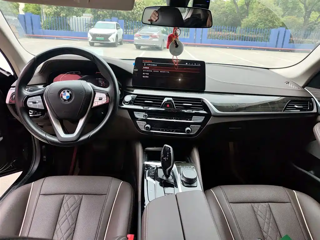 BMW 5 Series 2021 525Li Luxury Package купить на сайте DeffCars