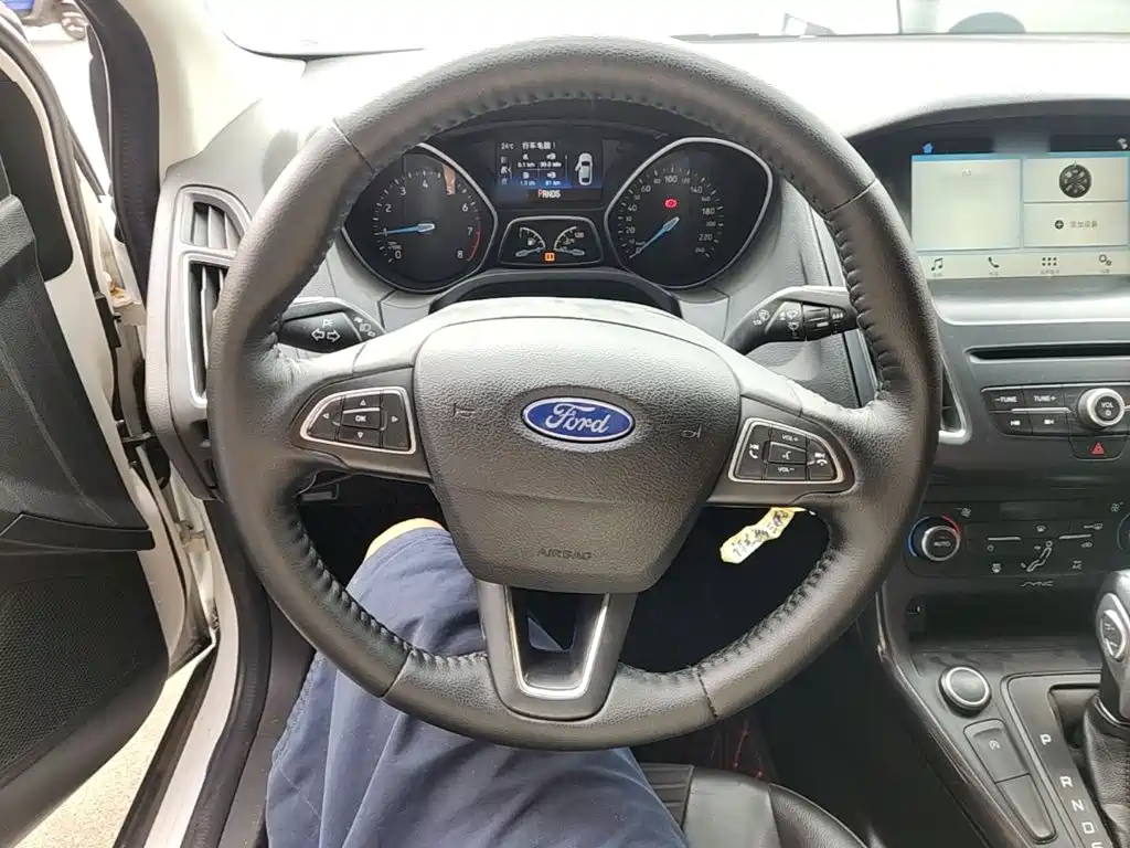 Focus 2017 Sedan EcoBoost 180 Automatic Elite купить на сайте DeffCars