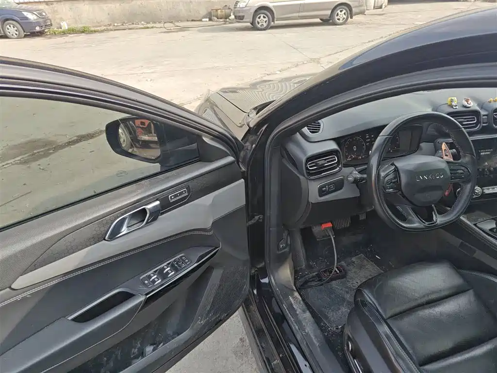 Lynk & Co 03 2022 2.0TD DCT Pro купить на сайте DeffCars