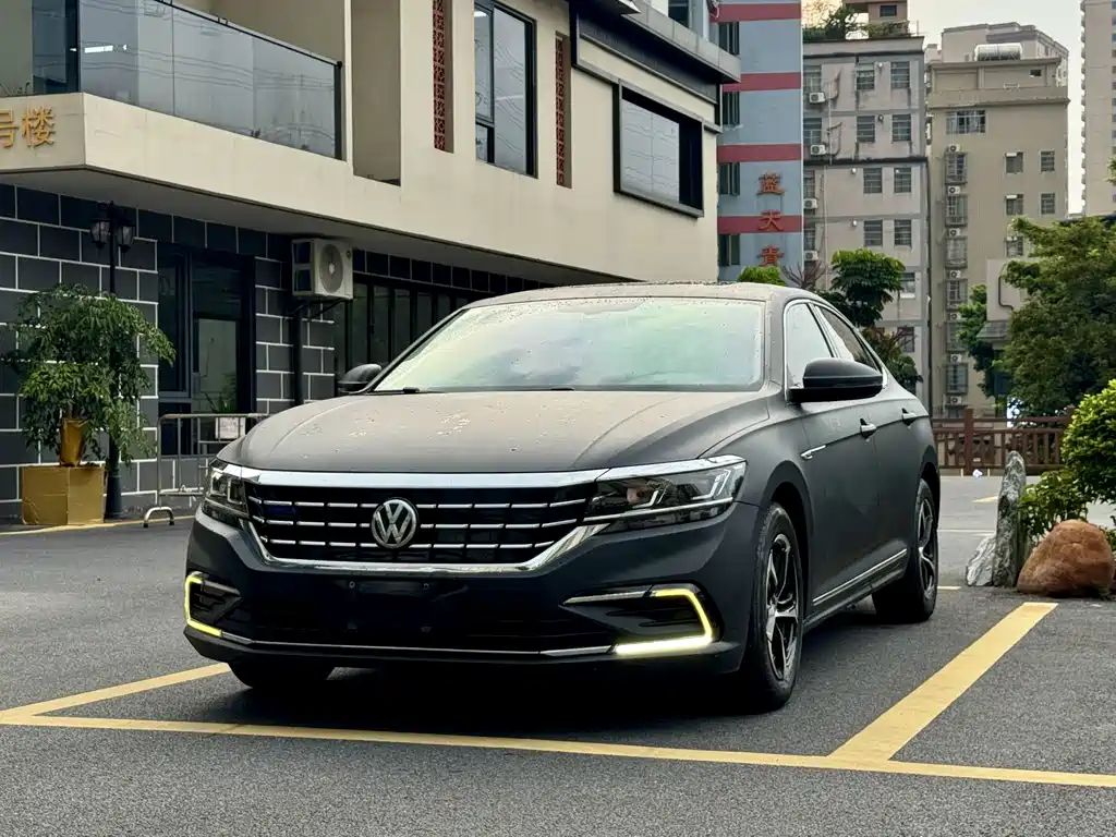 Passat Plug-in Hybrid 2019 430PHEV Hybrid Elite Edition купить на сайте DeffCars