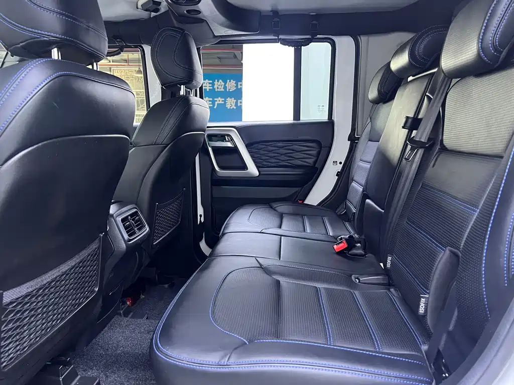 Beijing Off-Road BJ40 2024 2.0T City Hunter Honor Edition купить на сайте DeffCars