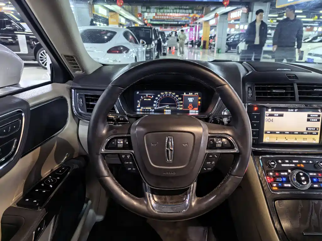 Lincoln Continental 2018 2.0T Two-wheel drive Premium Edition купить на сайте DeffCars