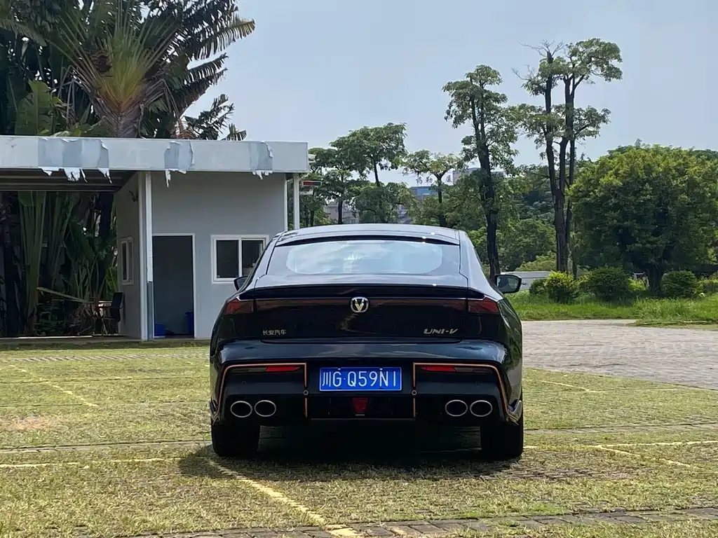 Changan UNI-V 2022 1.5T sports version купить на сайте DeffCars