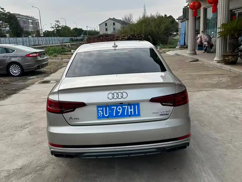 Audi A4L 2019 45 TFSI quattro personalized sports version National VI купить на сайте DeffCars