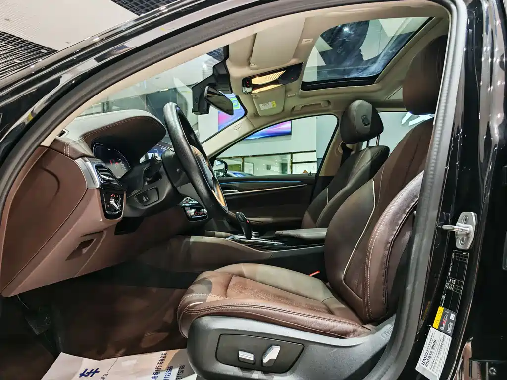 BMW 5 Series New Energy 2021 Model 535Le Luxury Package купить на сайте DeffCars