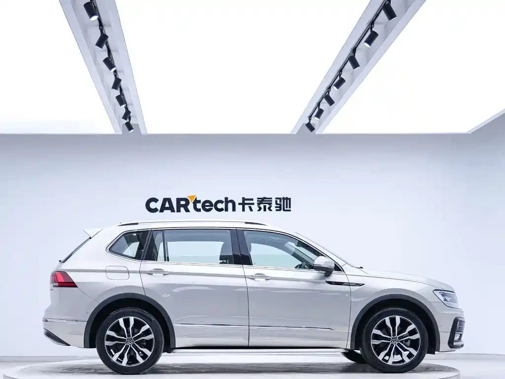 Tiguan L 2021 330TSI automatic two-wheel drive R-Line version купить на сайте DeffCars