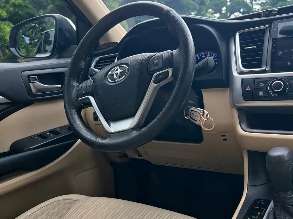 Highlander 2018 2.0T four-wheel drive elite version, 7 seats, National VI купить на сайте DeffCars