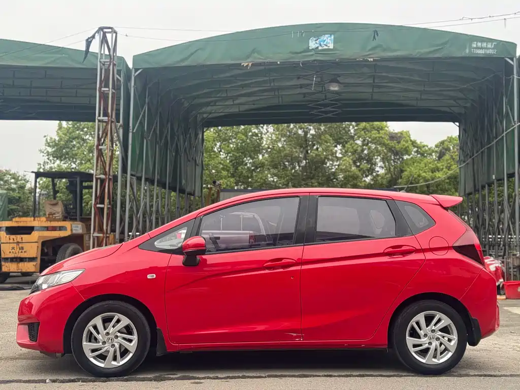 Fit 2016 1.5L LX CVT comfort model купить на сайте DeffCars