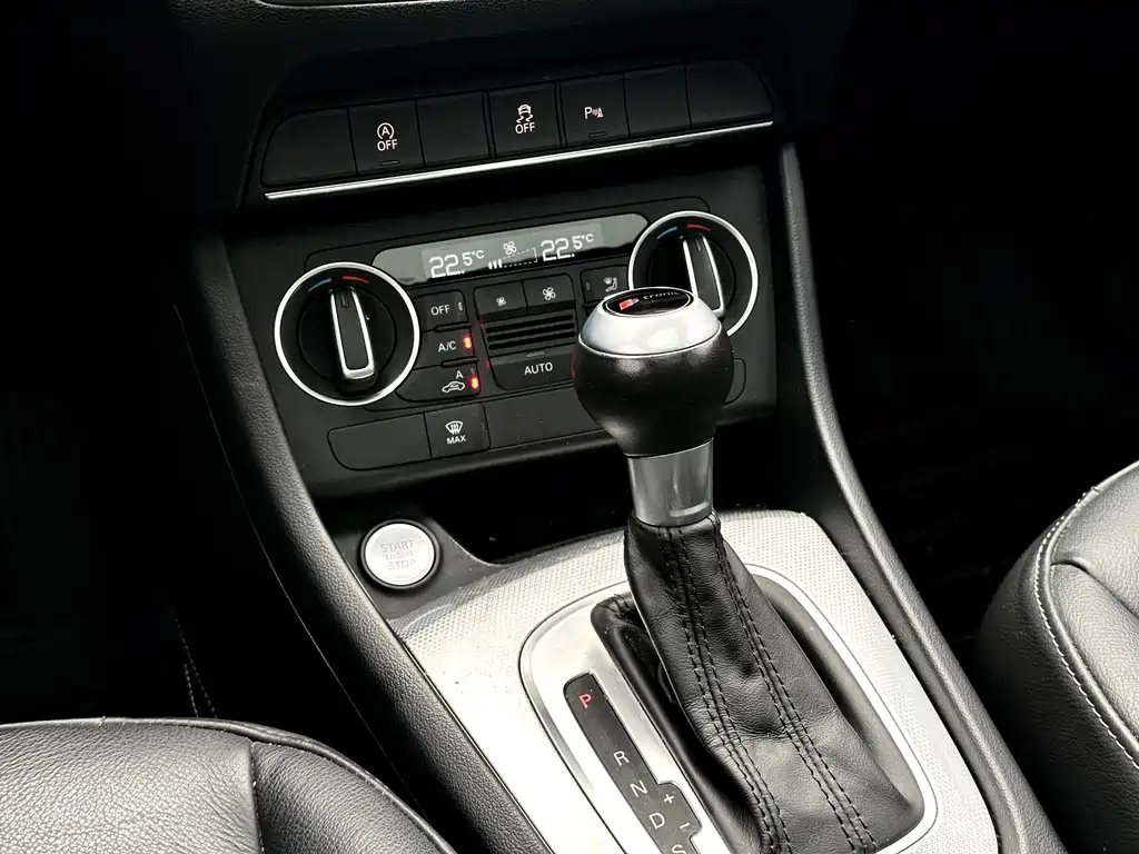 Audi Q3 2018 30th Anniversary Model 30 TFSI Fashion Model купить на сайте DeffCars