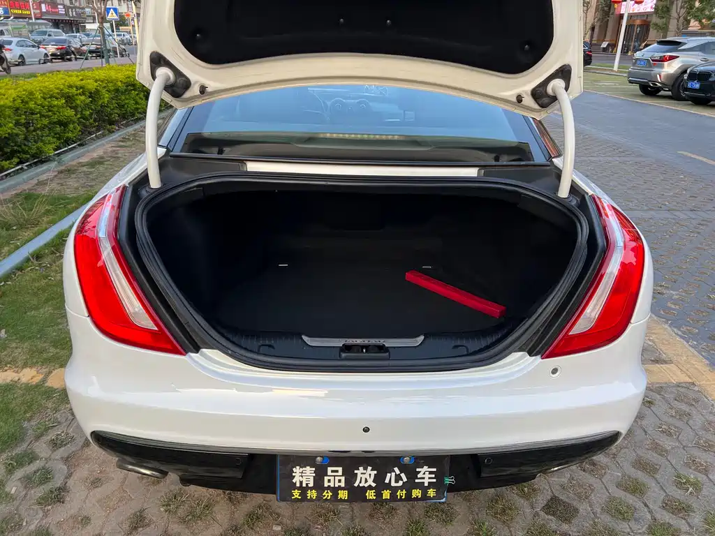 Jaguar XJ 2018 XJL 3.0 SC two-wheel drive elegant business version купить на сайте DeffCars