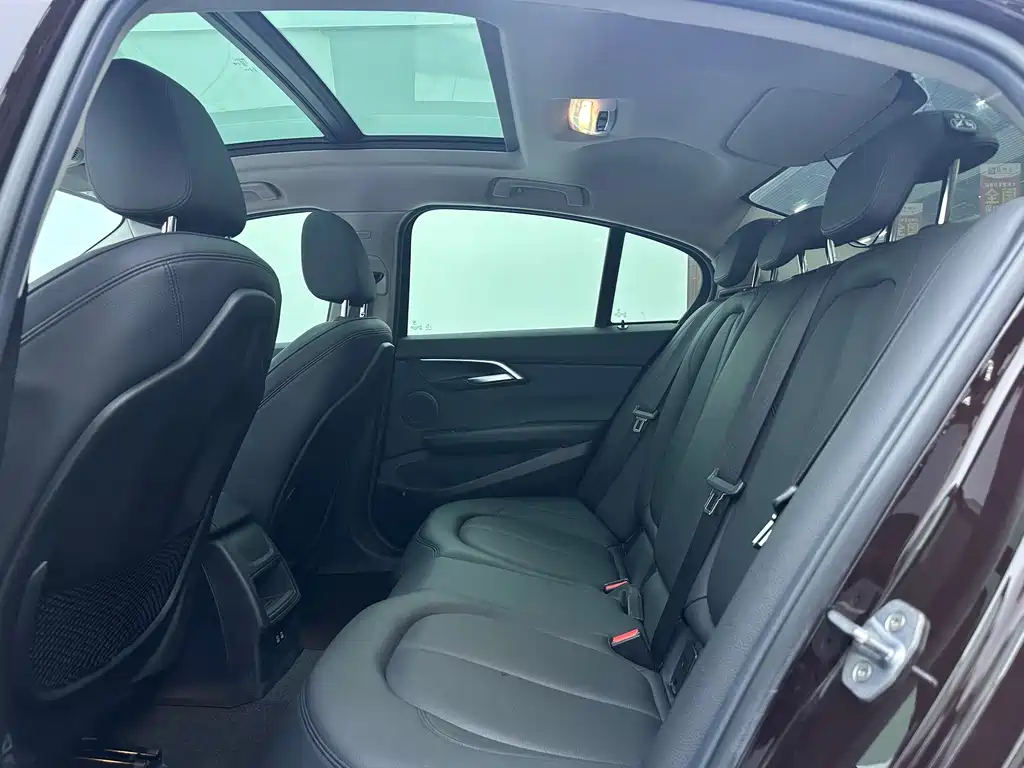 BMW 1 Series 2018 118i Sports купить на сайте DeffCars