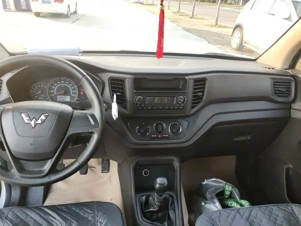 Hongguang V 2019 1.5L Exquisite Edition National VI LAR купить на сайте DeffCars