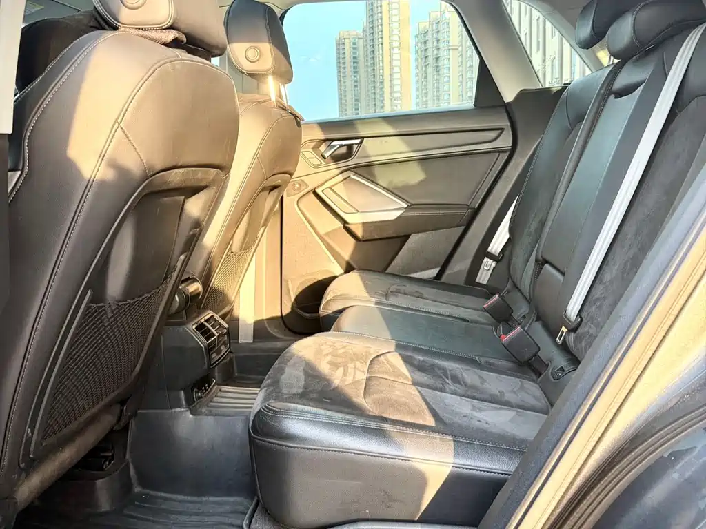 Audi Q3 2022 35 TFSI Fashionable and Dynamic купить на сайте DeffCars
