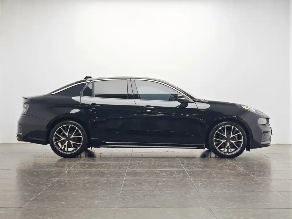 Lynk & Co 03 2021 1.5TD DCT Champion Edition купить на сайте DeffCars