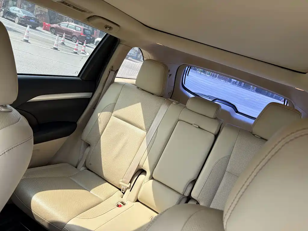 Highlander 2018 2.0T 4WD Premium Edition 7 Seater Country VI купить на сайте DeffCars