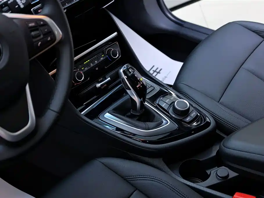 BMW 2 Series Multipurpose Station Wagon 2019 220i Leading Model купить на сайте DeffCars