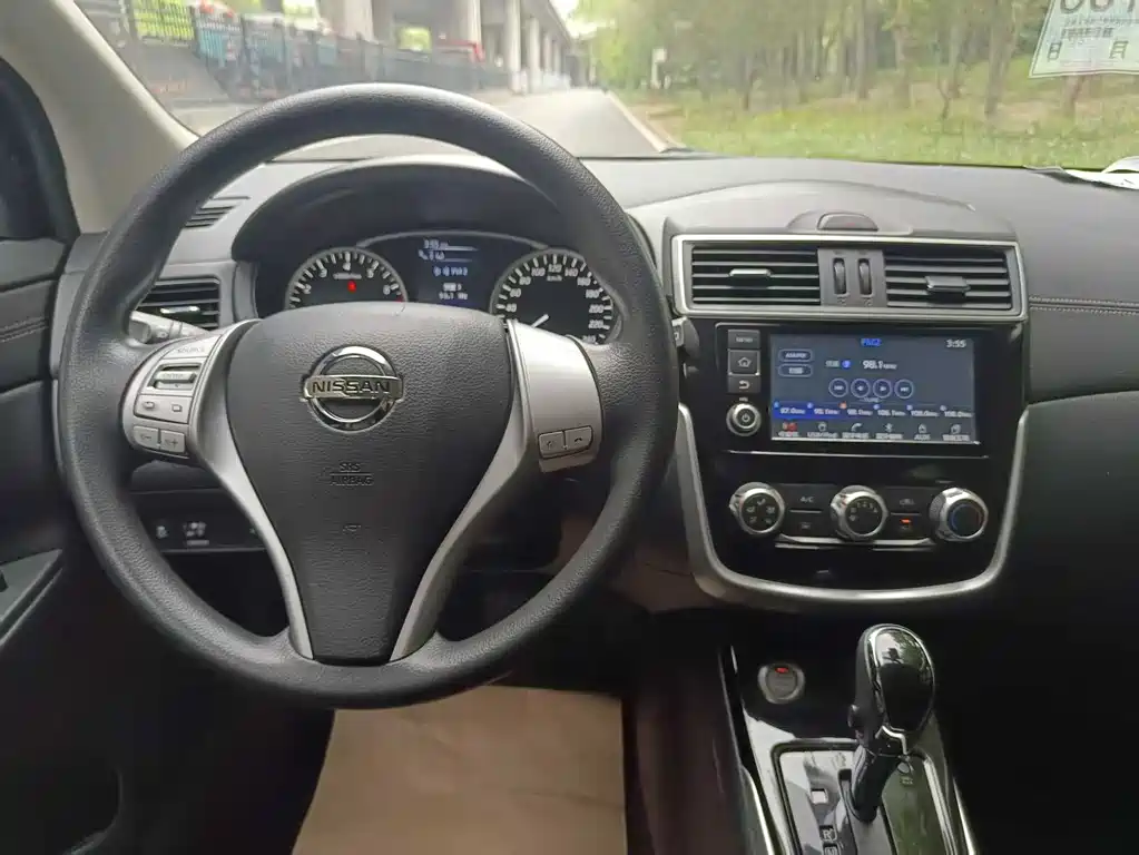 Tiida 2016 1.6L CVT Smart Travel Edition купить на сайте DeffCars
