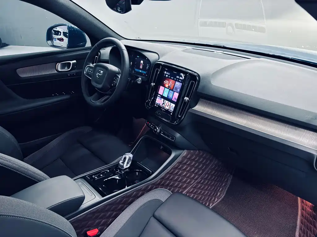 Volvo XC40 2023 B3 Zhiyuan Luxury Edition купить на сайте DeffCars